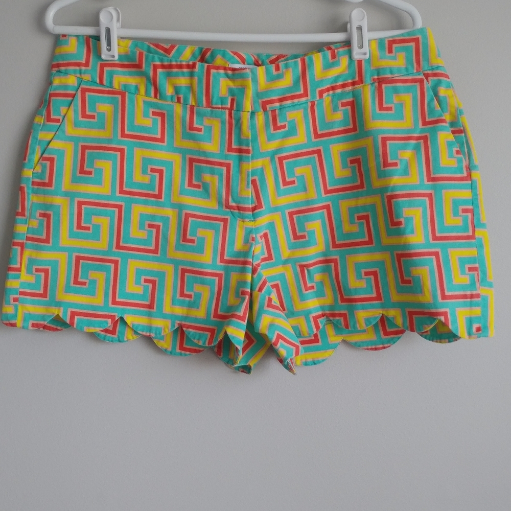 Crown & ivy Printed Scalloped Shorts Size 12